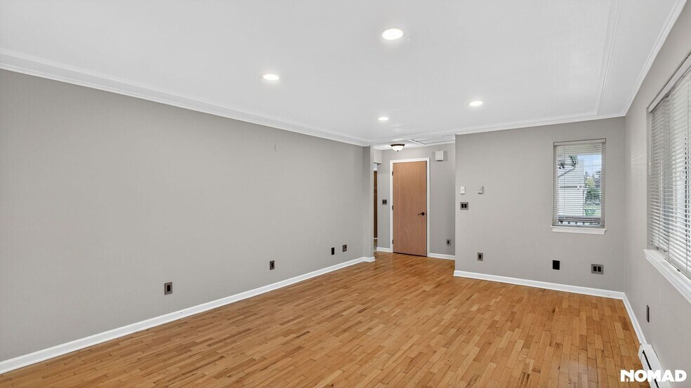 Building Photo - 2920 Pearl St