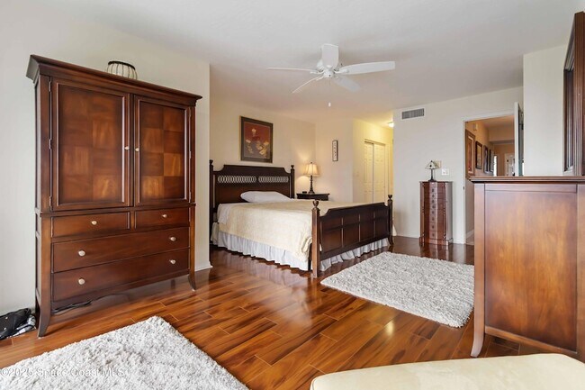 Building Photo - 215 Ballyshannon St