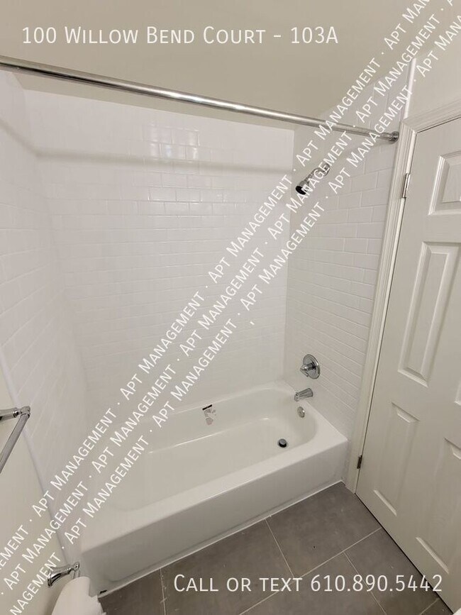 Building Photo - 100 Willow Bnd Ct