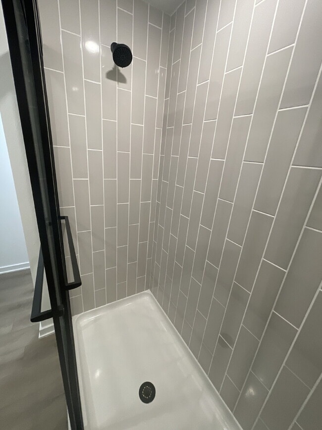 Building Photo - 1270 Ahoy Ave