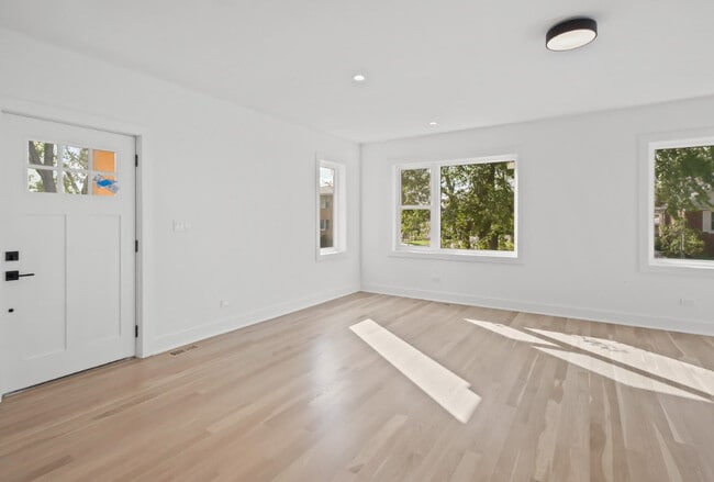 Building Photo - 2201 N 74th Ct