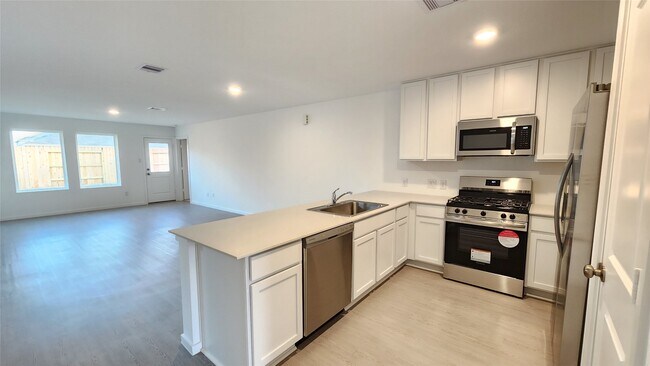 Building Photo - 26735 Feather Reed Dr