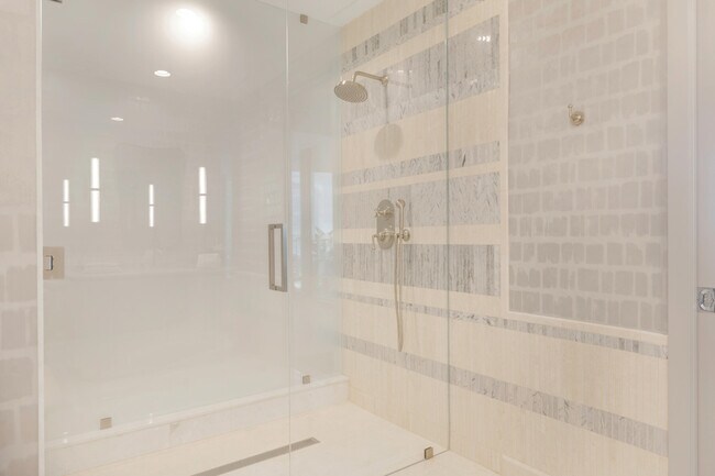 Building Photo - 1333 S Flagler Dr