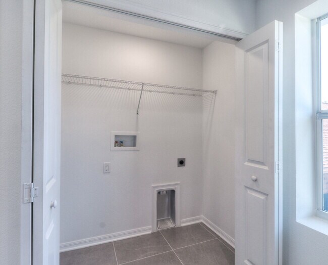 Building Photo - Spacious Two-Story East Tampa Rental Near Parks, Downtown and Major Highways