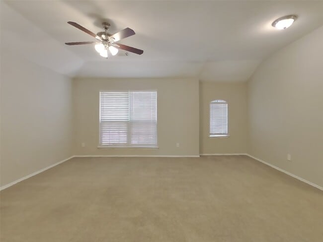 Building Photo - 9715 Haleys Comet Cir