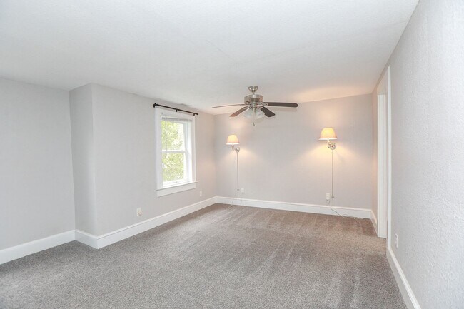 Building Photo - Stunning home rental in Portsmouth!