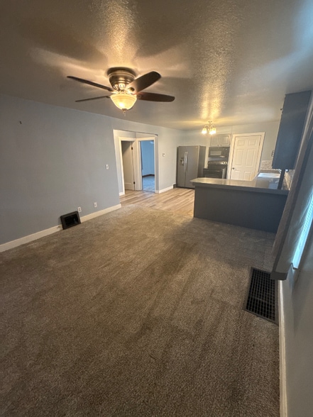 Building Photo - 130 Main St