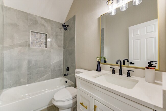 Building Photo - 1901 Canyon Creek Ct