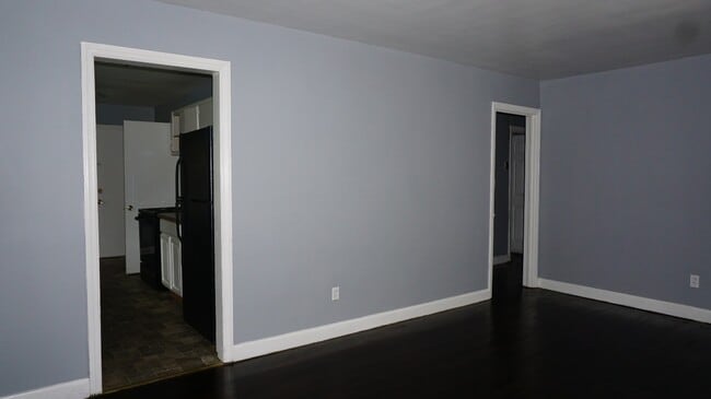 Building Photo - 2064 Seneca Dr