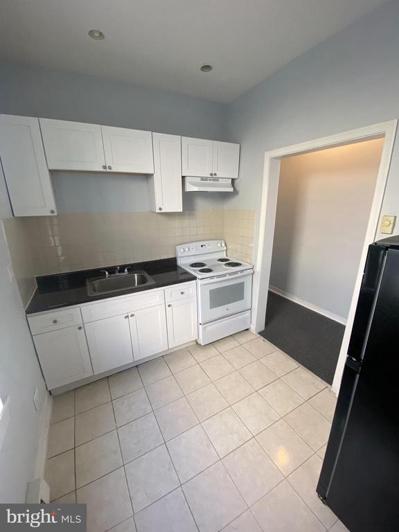 Building Photo - 2423 W Norris St