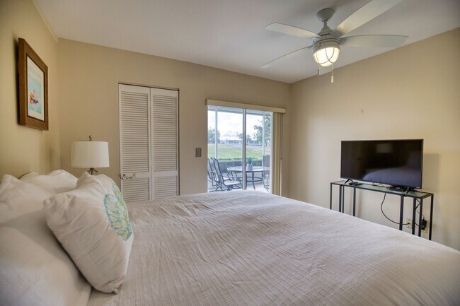 Building Photo - Seasonal Short-Term Villa at Augusta Villas in Plantation!