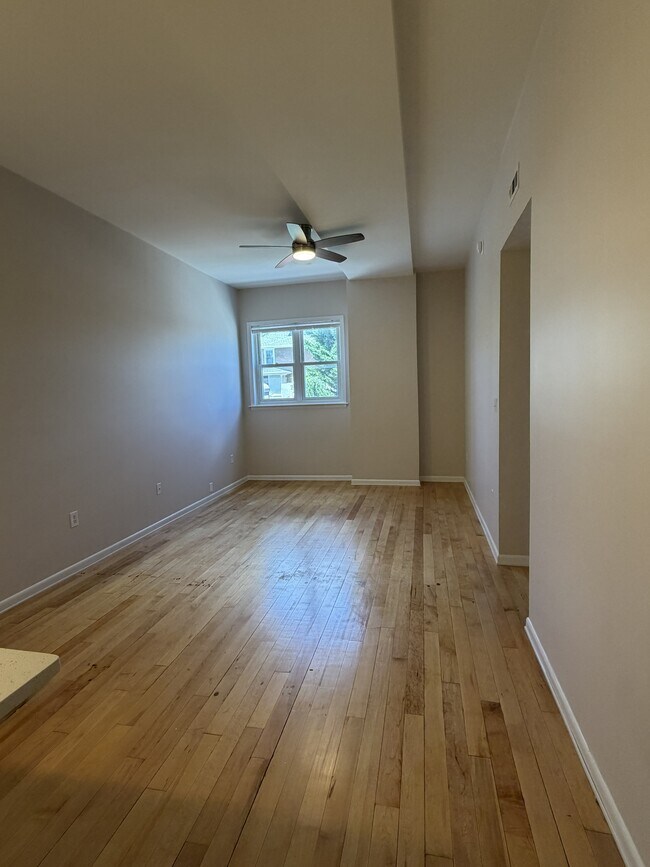 Building Photo - 203 W Caracas Ave