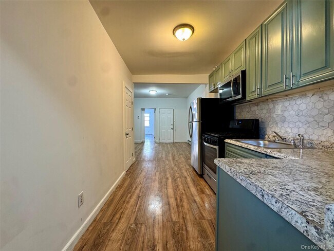 Building Photo - 134 N 7th Ave