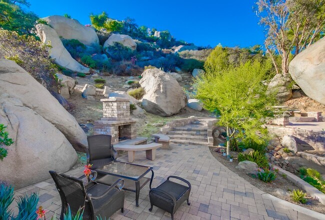 Building Photo - 28548 Meadow Glen Way W