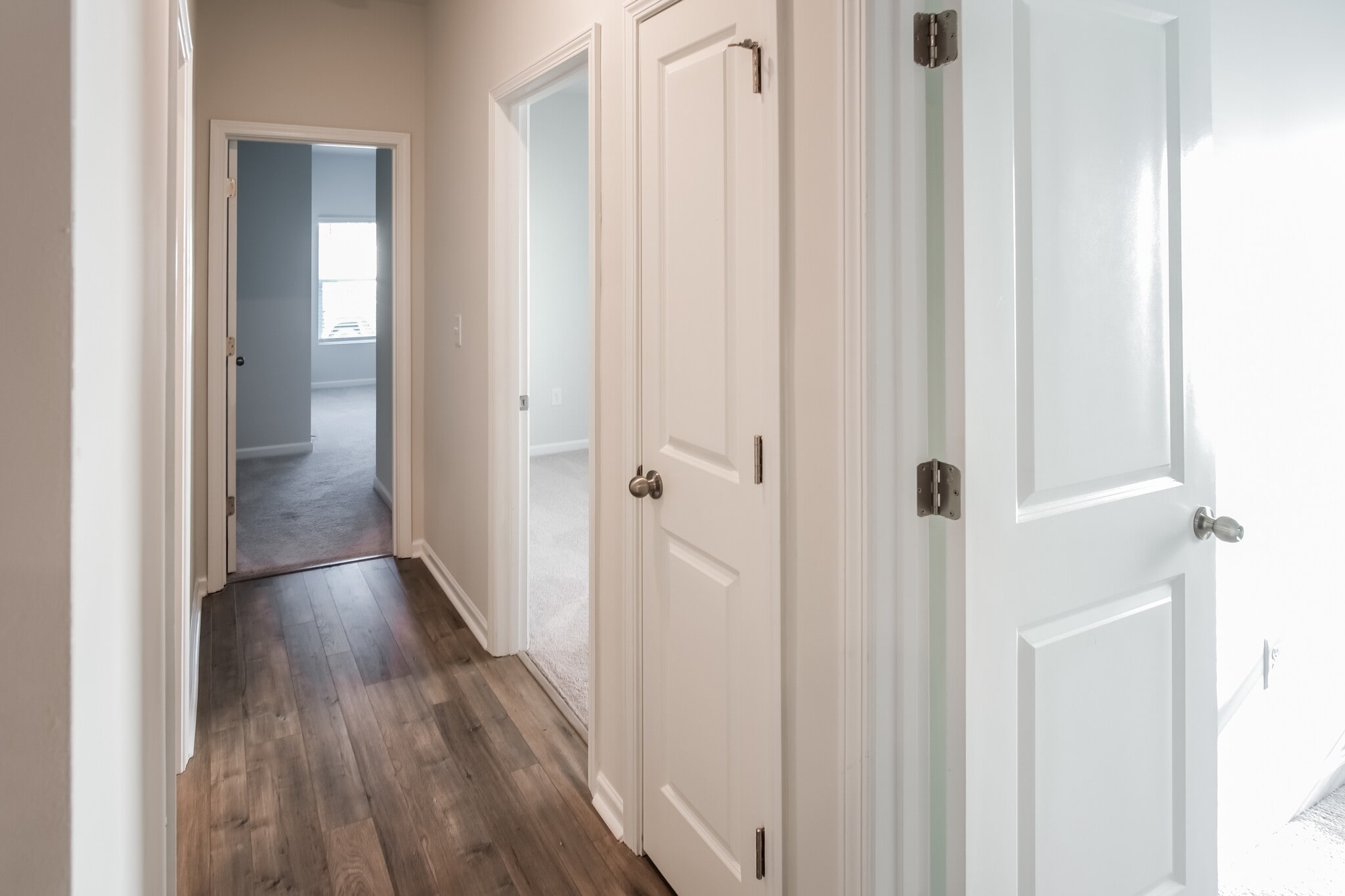 Building Photo - 120 S Reindeer Rd