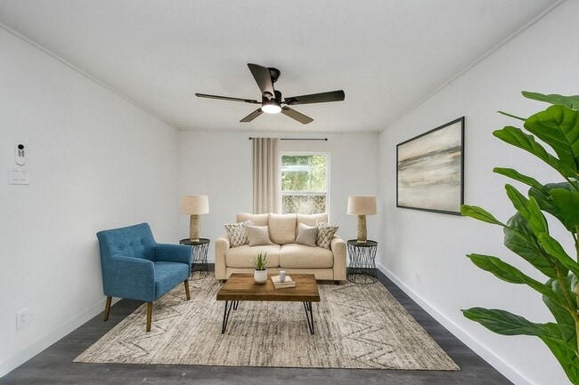 Building Photo - 7640 Broadview Dr