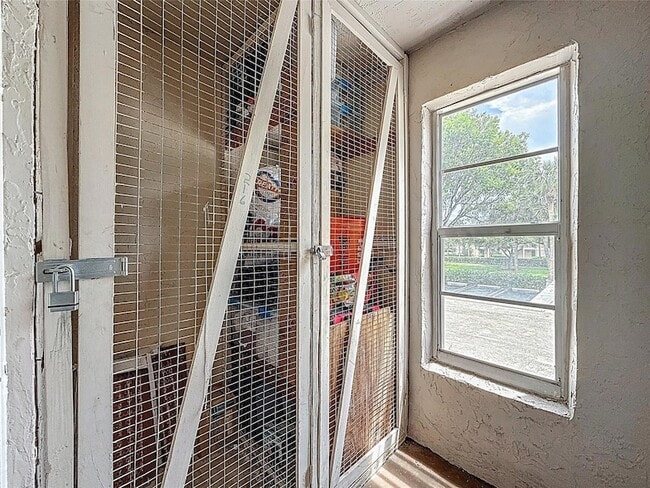 Building Photo - 8735 Ramblewood Dr