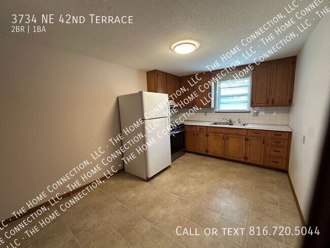 Building Photo - 3734 NE 42nd Terrace