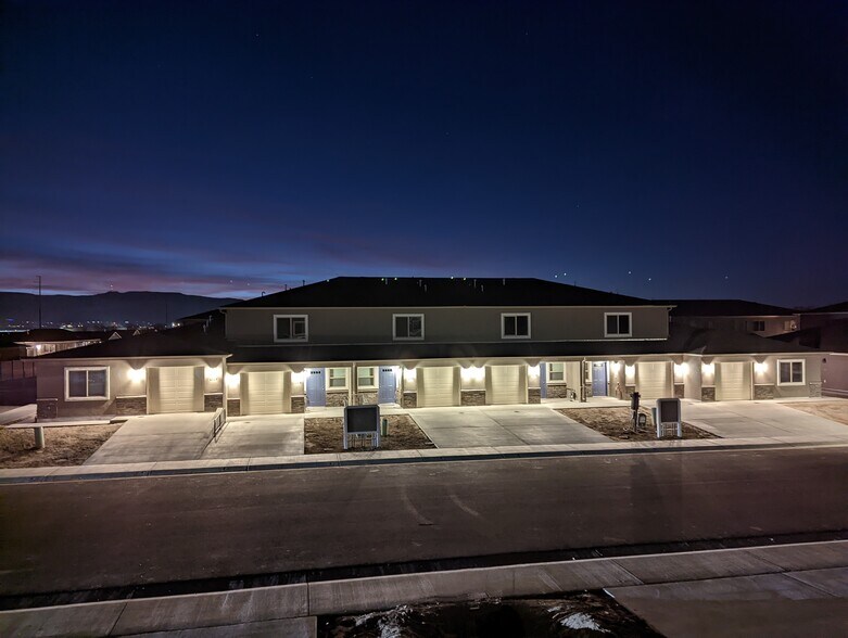 Building Photo - 655 Trinity Way
