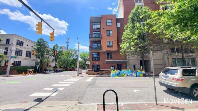 Building Photo - 444 S Blount St
