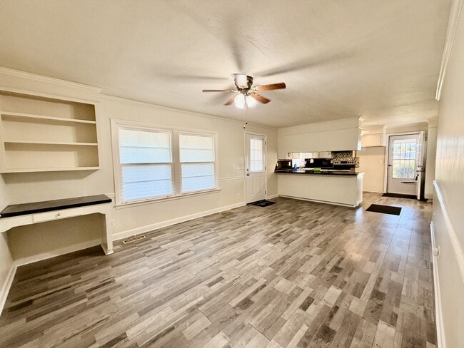 Building Photo - 1427 Old Ebenezer Rd