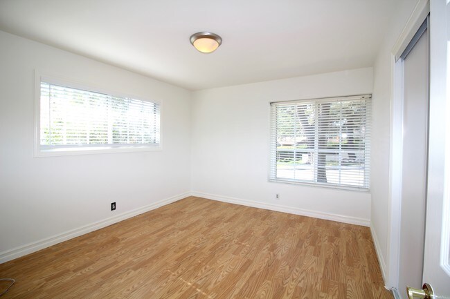 Building Photo - 4420 Lowell Ave