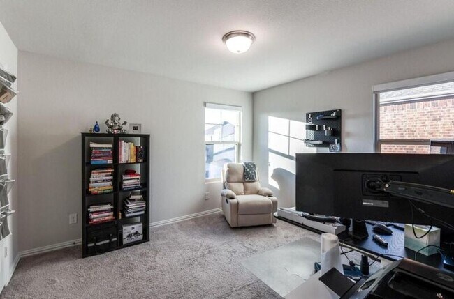 Building Photo - 633 Cedar Springs Dr