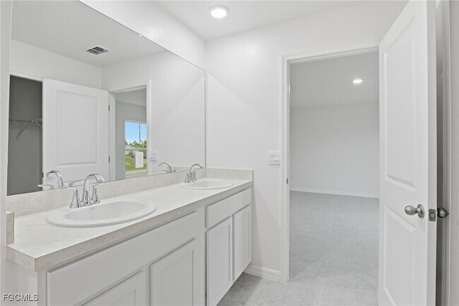 Building Photo - 3418 20th St SW