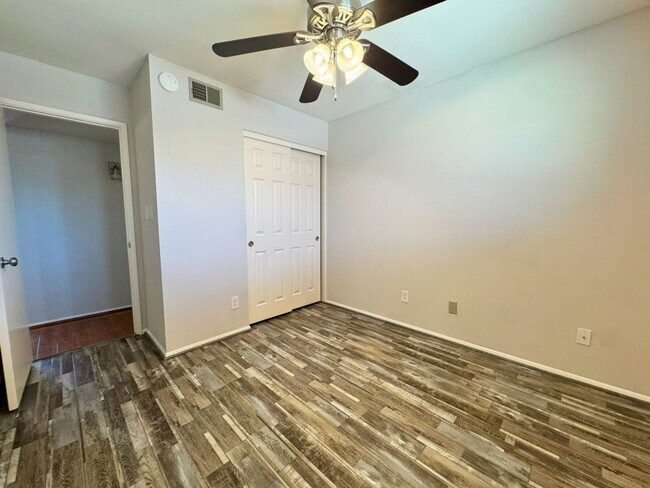 Building Photo - REMODELED 4 BEDROOM HOME WITH HUGE YARD, C...