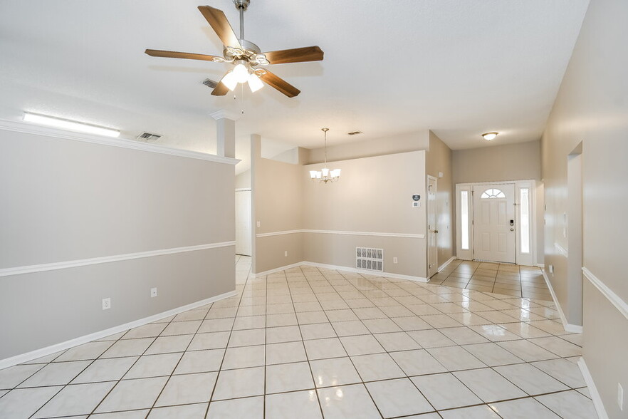 Building Photo - 2837 Tuscarora Tr