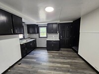 Building Photo - Newly Updated 2 bedroom 1 Bath House for r...