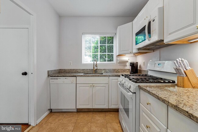 Building Photo - 1760 Preston Rd