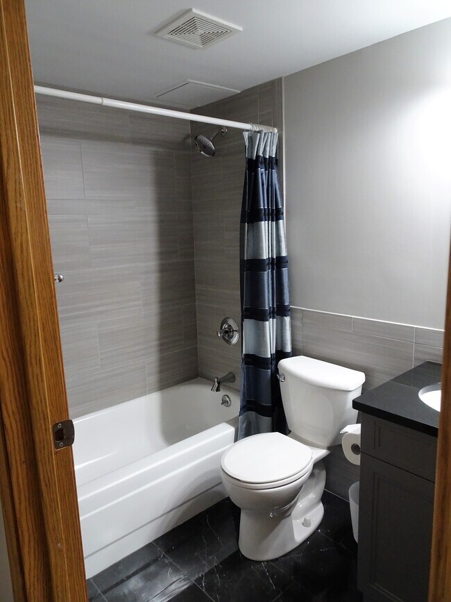 Building Photo - 78 10th St E