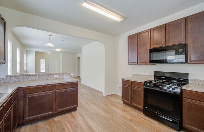 Building Photo - Open Layout & Large Backyard in Houston’s Evergreen Villas – 3 Beds, 2½ Baths