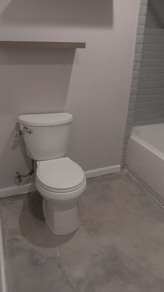 Building Photo - 340 W Highland Ave