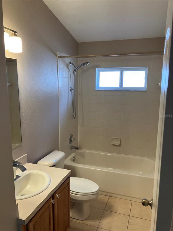 Building Photo - 15848 Leatherleaf Ln