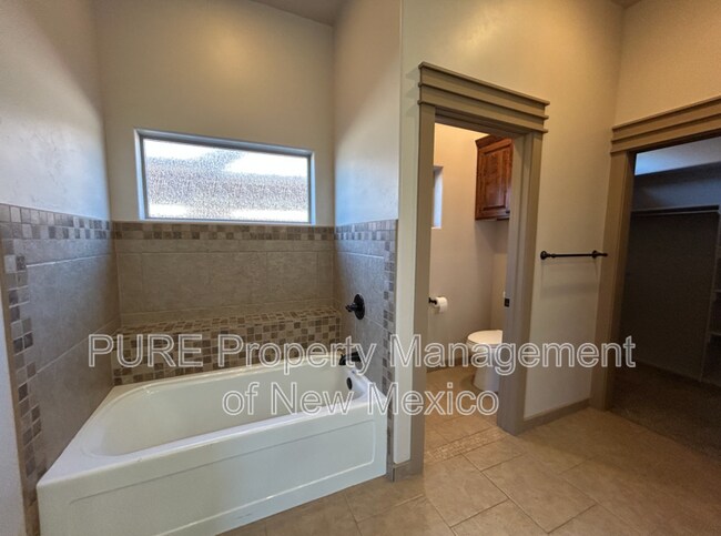 Building Photo - 2805 Rabbitbrush Dr
