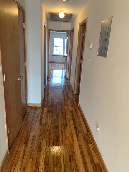 Hall - 555 Livingston St