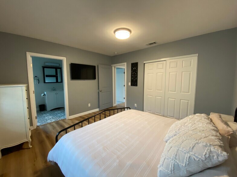 Master Bedroom - 822 W 110th St