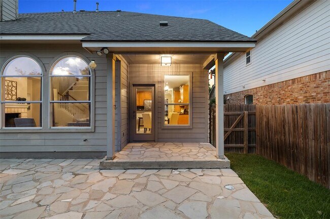 Building Photo - 11121 Sandstone Trail
