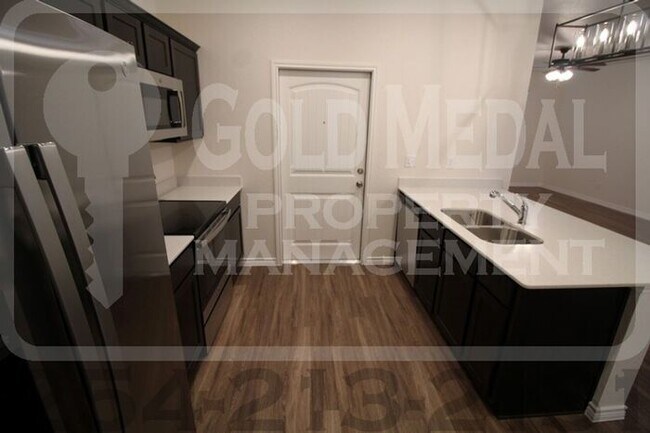 Building Photo - 5105 Red Rose Xing