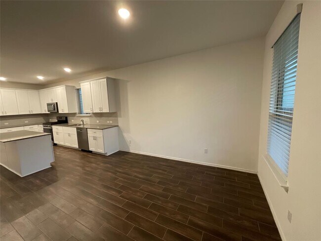 Building Photo - 128 Banyon Dr