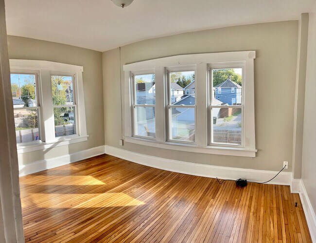 Building Photo - 918 Carpenter St