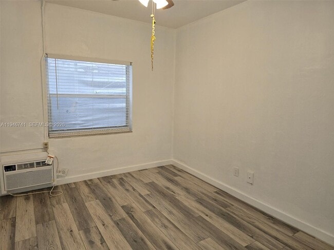 Building Photo - 215-230 30th St