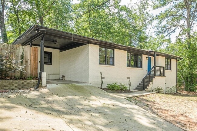 Building Photo - 3833 Bakers Ferry Rd SW