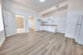 Building Photo - 3920 Calfornia