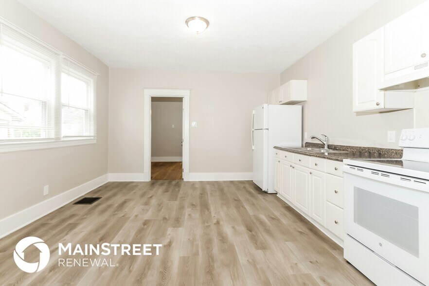 Building Photo - 243 S 43rd St