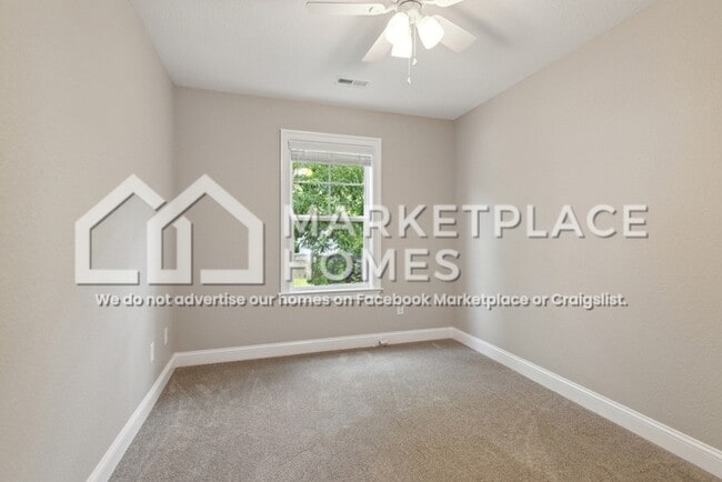 Building Photo - 542 Wilson St