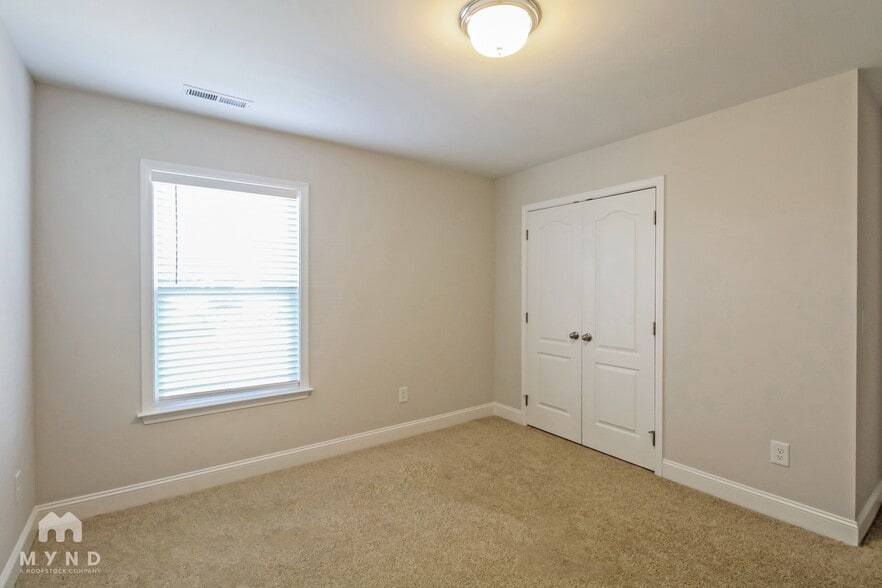 Building Photo - 7881 Waterwillow Dr
