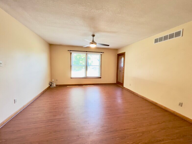 Living Room - 1019 SW Kent Pl